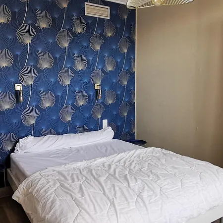 Maison Au Bord Du Plan D'eau - 6 Pers. - Fr-1-194-460 Holiday home