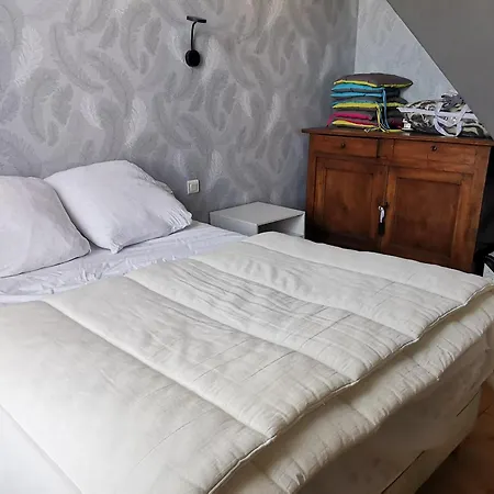 Maison Au Bord Du Plan D'eau - 6 Pers. - Fr-1-194-460 Holiday home