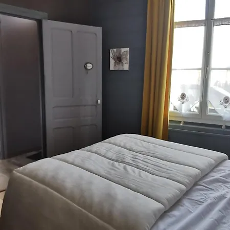 Maison Au Bord Du Plan D'eau - 6 Pers. - Fr-1-194-460