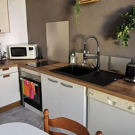 Maison Au Bord Du Plan D'eau - 6 Pers. - Fr-1-194-460 Holiday home