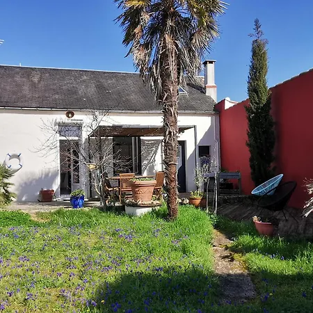 Maison Au Bord Du Plan D'eau - 6 Pers. - Fr-1-194-460 *