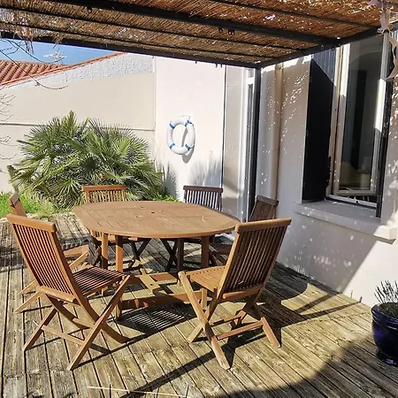 Maison Au Bord Du Plan D'eau - 6 Pers. - Fr-1-194-460 Holiday home *